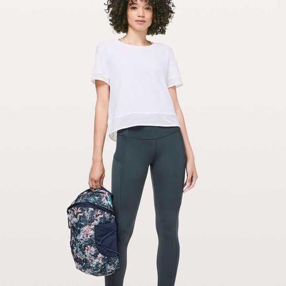 Lululemon Stripe in Stride White Short Sleeve Top 6/8 Medium - Picture 13 of 14